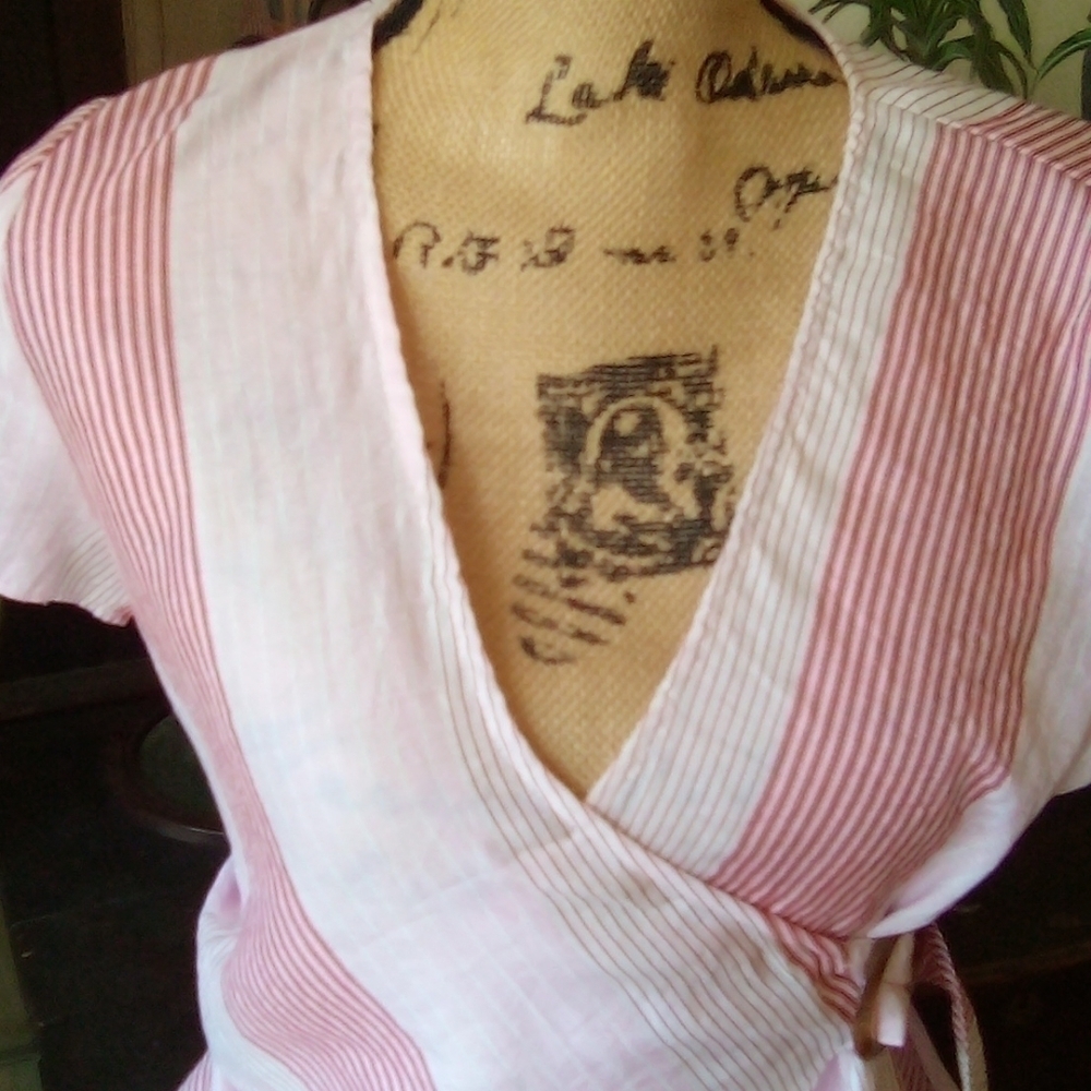Harper Heritage/Francesca's Collection Red and Cream Striped Wrap Top - Picture 3 of 8